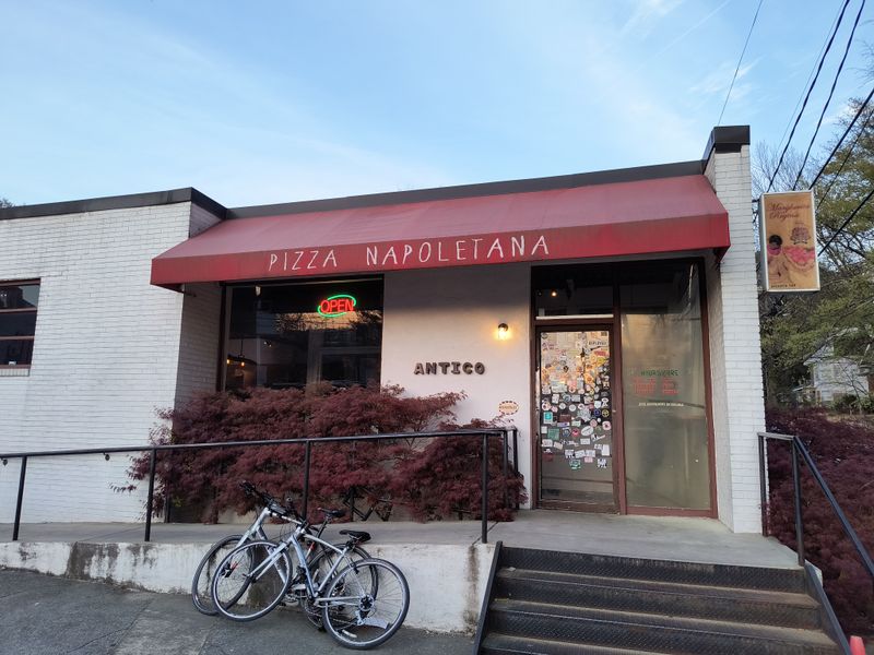 Antico Pizza Napoletana (Home Park, Atlanta): The line is part of the ritual