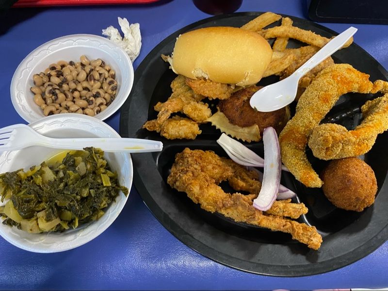 Hollis Seafood Buffet — Spearsville, LA