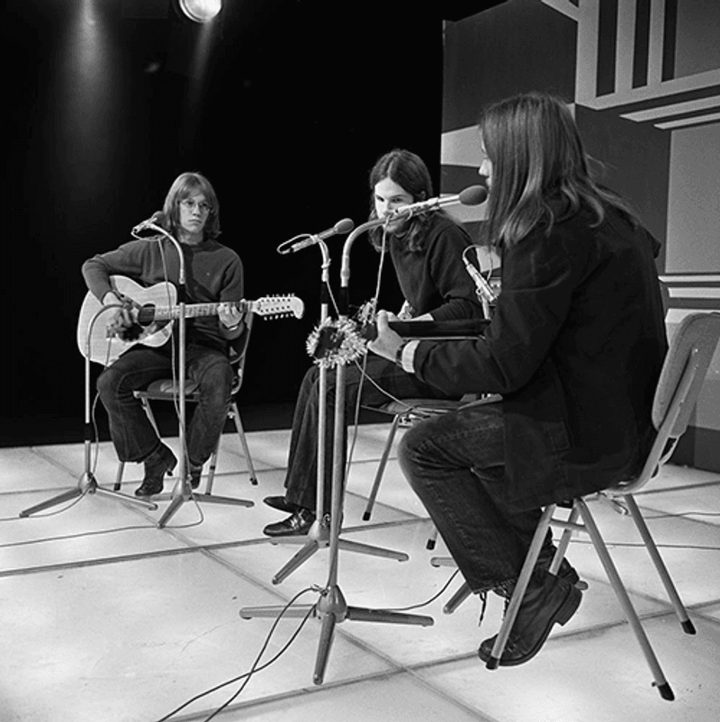 A Horse with No Name by America (1972)