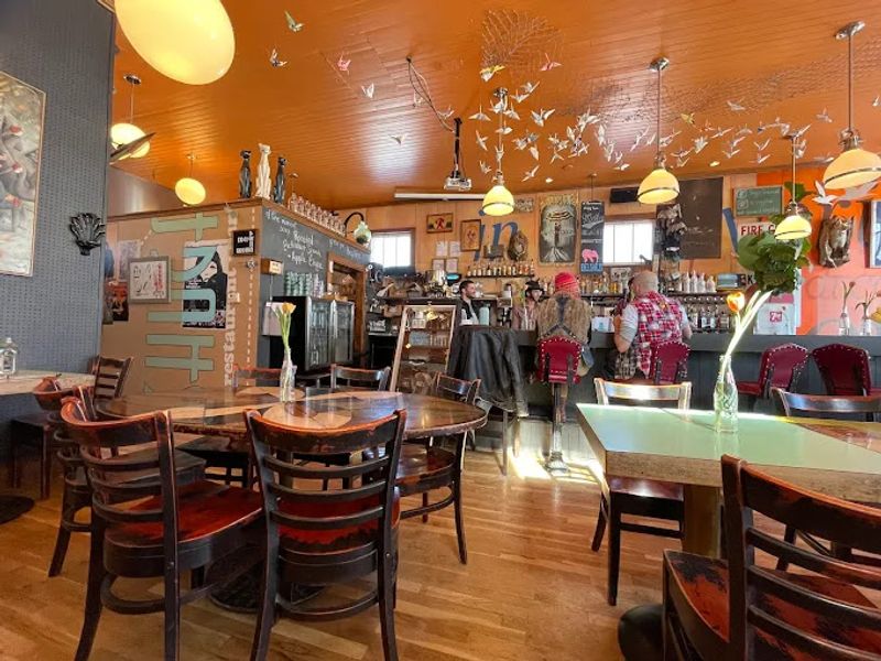 Shuga's Retro Room Vibe