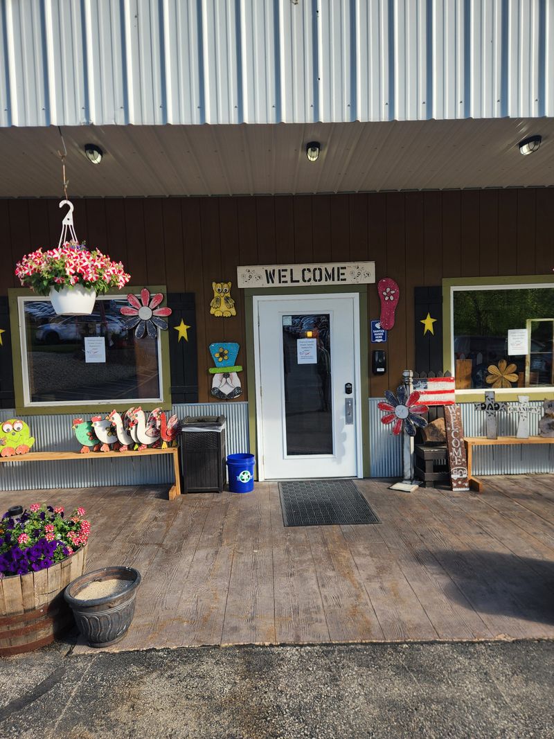 Bluff Lake Catfish Farm - Maquoketa