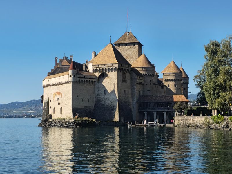 Montreux & Veytaux – Riviera Vibes and Chillon Castle