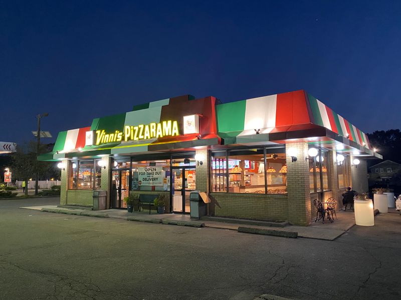 Vinni's Pizzarama, Wayne