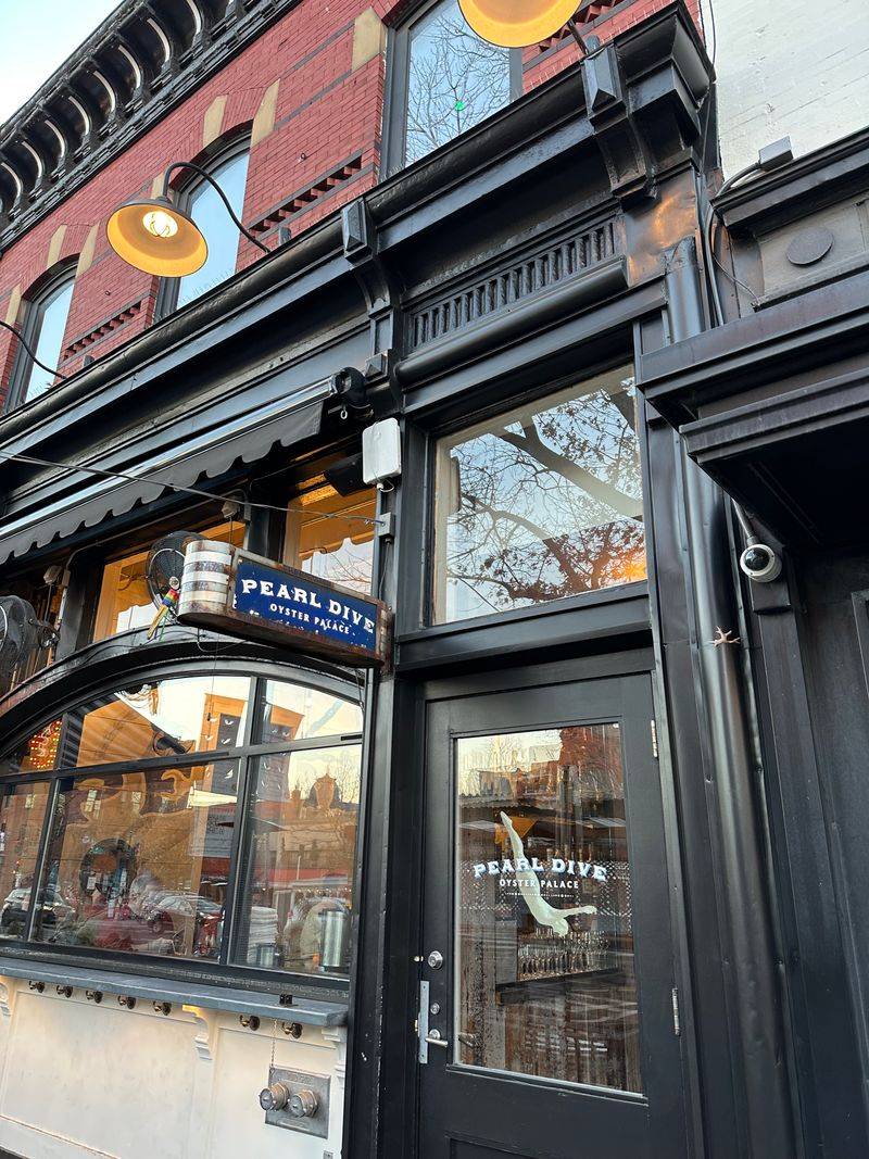 Pearl Dive Oyster Palace (Logan Circle)
