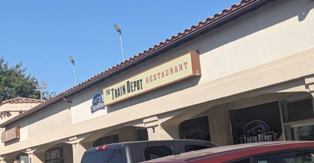 California Hidden Gem With a Cinnamon Roll Locals Swear Is the Best in the Valley