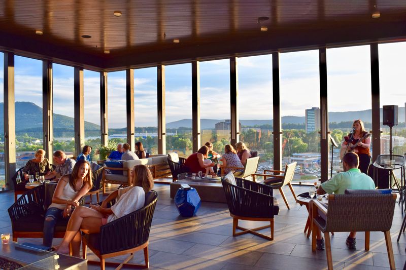 Paloma Bar de Tapas (Westin rooftop)