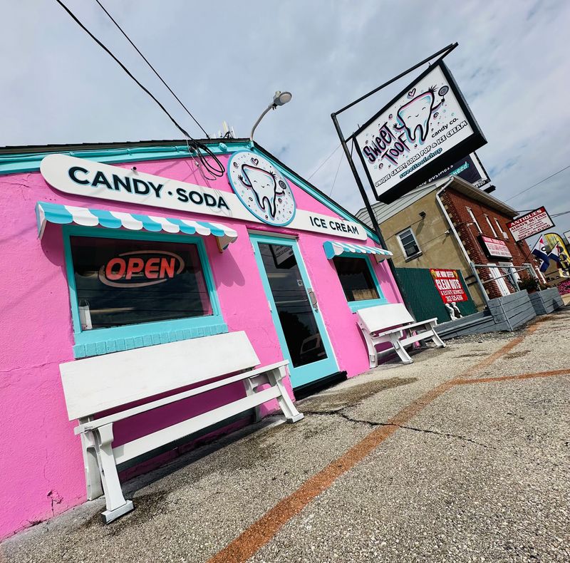 Sweet Toof Candy Co – Newark