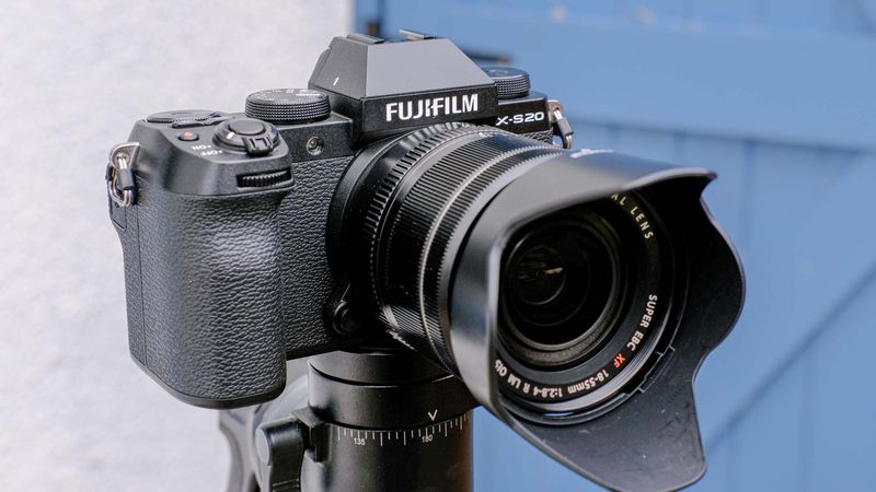 Fujifilm X-S20 with XF 18-55mm