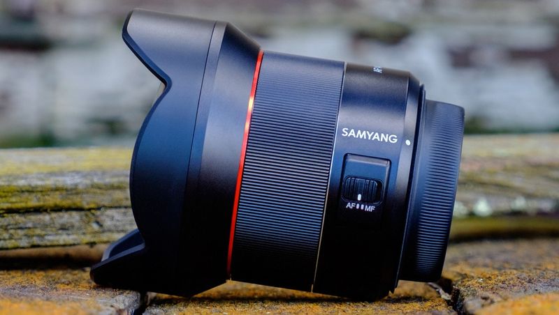 Samyang AF 14mm f/2.8 FE