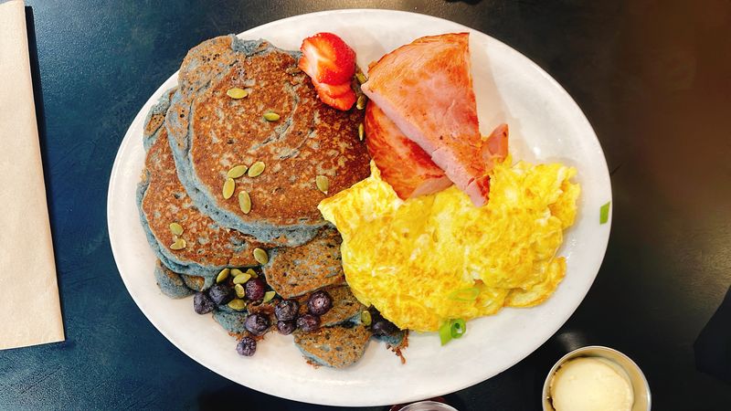 Twin Rocks Café - Bluff