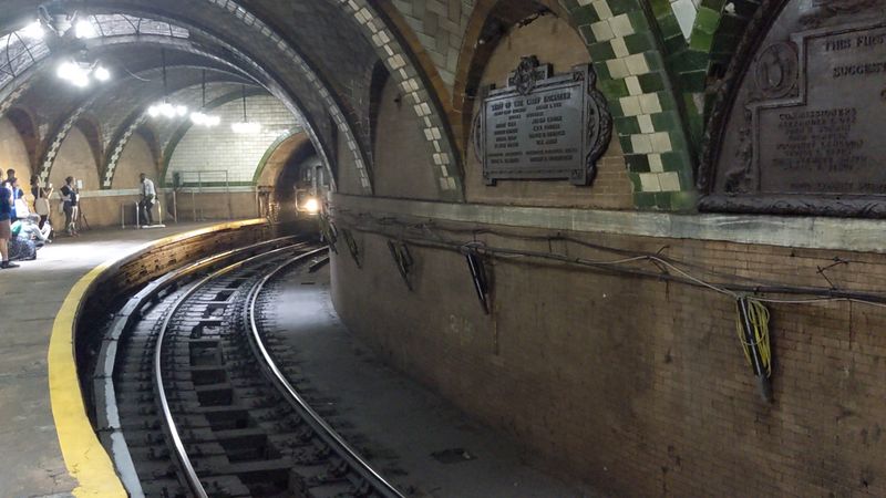 New York City Hidden Underground (NY): City Hall Station / Abandoned Subway Platforms / Pneumatic Tube Mail Tunnels