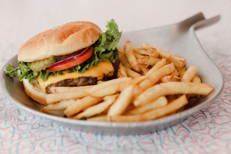Classic Cheeseburger With Fries