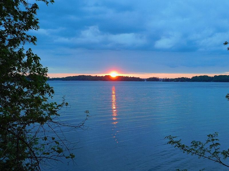 Mild and Calm Conditions for Many Regions