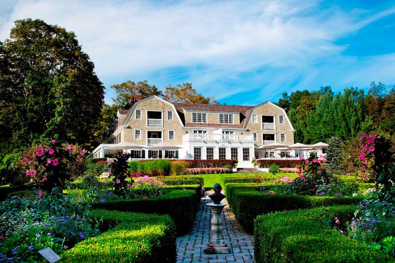 Gilmore-Girls-Vibes at the Mayflower Inn & Spa (Washington, Connecticut)