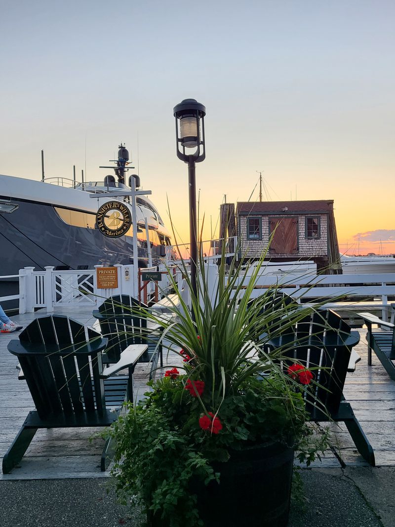 Fresh Coastal Dining and Raw Bars