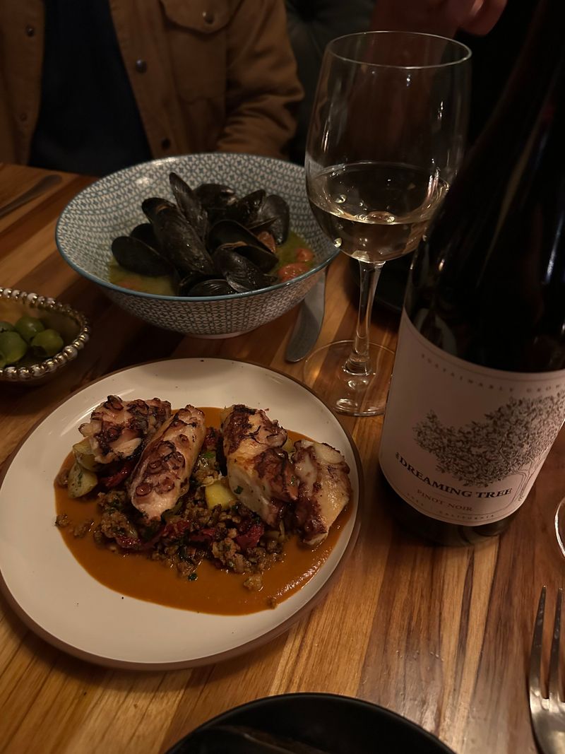 Octopus That Wins The Table