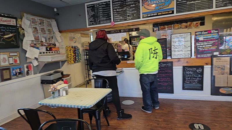 Griddle Rhythm And Locals’ Pace