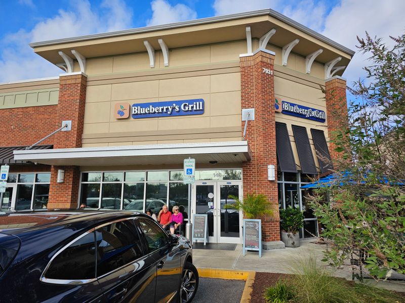 Blueberry's Grill (breakfast/brunch favorite)