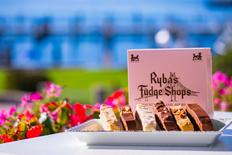 Ryba's Fudge Shops and the pink box aroma