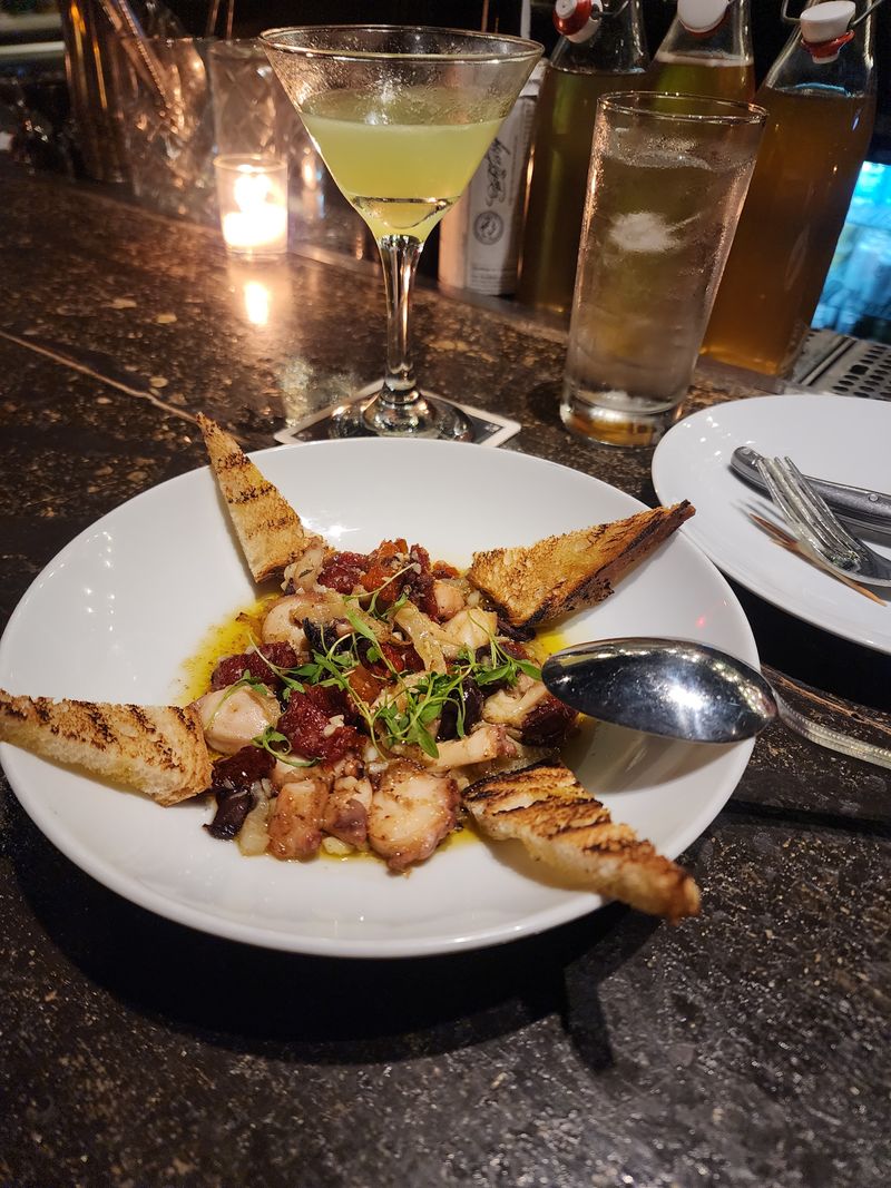 Group Dining and Sharing Strategy