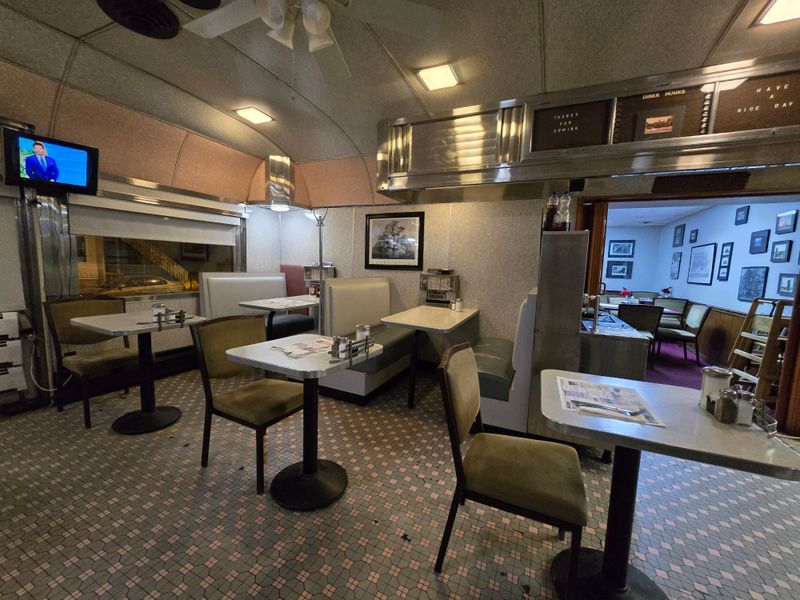 Salem Oak Diner - Salem