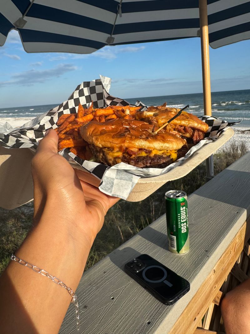 Manatee's Tiki Bar (seafood options)