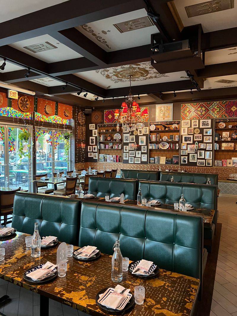 Tryzub Ukrainian Kitchen – Ukrainian Village Classic