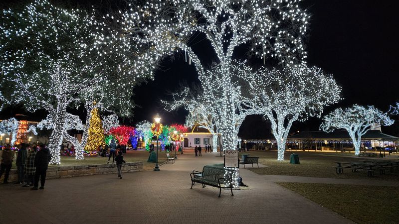 Fredericksburg Christmas Market at Grapetown Vineyard & Farm