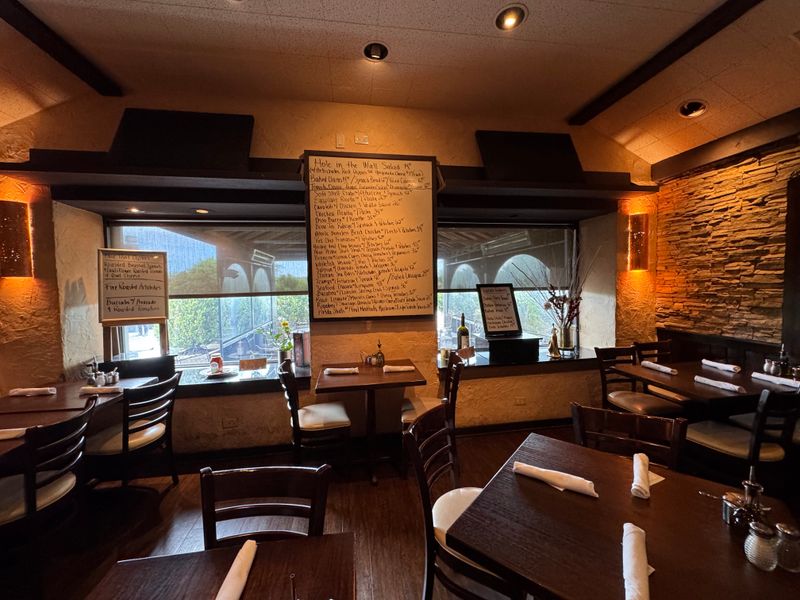 Francesco’s Hole in the Wall – Northbrook