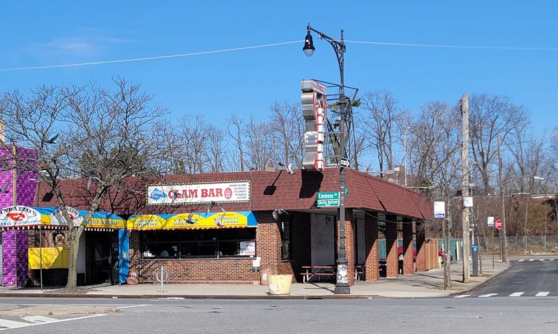 Randazzo's Clam Bar (Sheepshead Bay, Brooklyn)