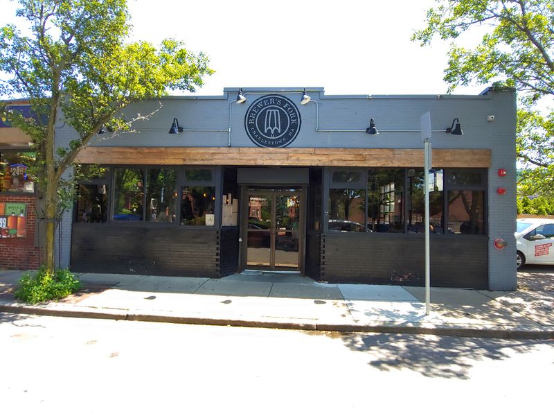 Brewer's Fork – Wood-Fired Pies & Beer in Charlestown