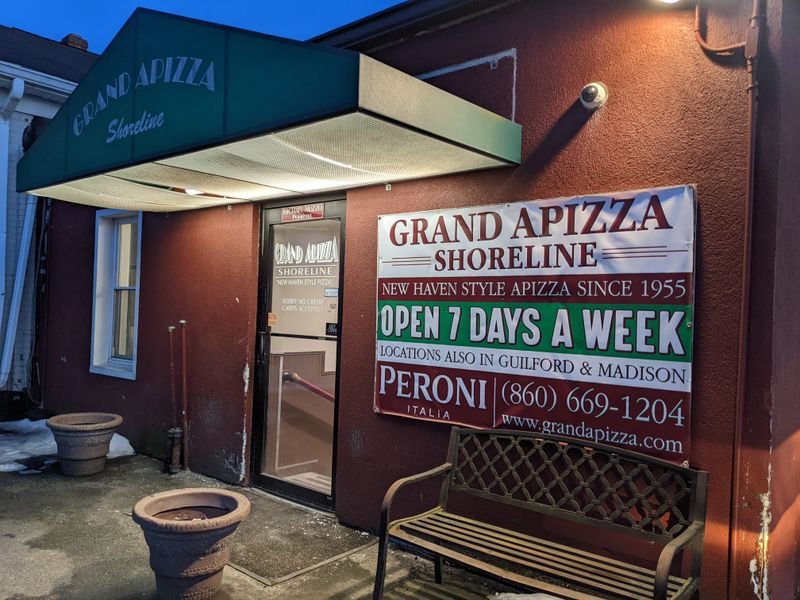 Grand Apizza (Fair Haven, New Haven & Shoreline)