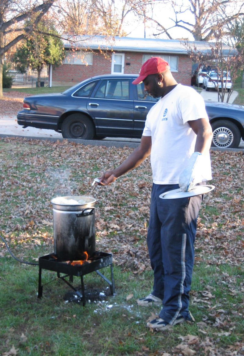 Outdoor turkey deep-frying without pro gear