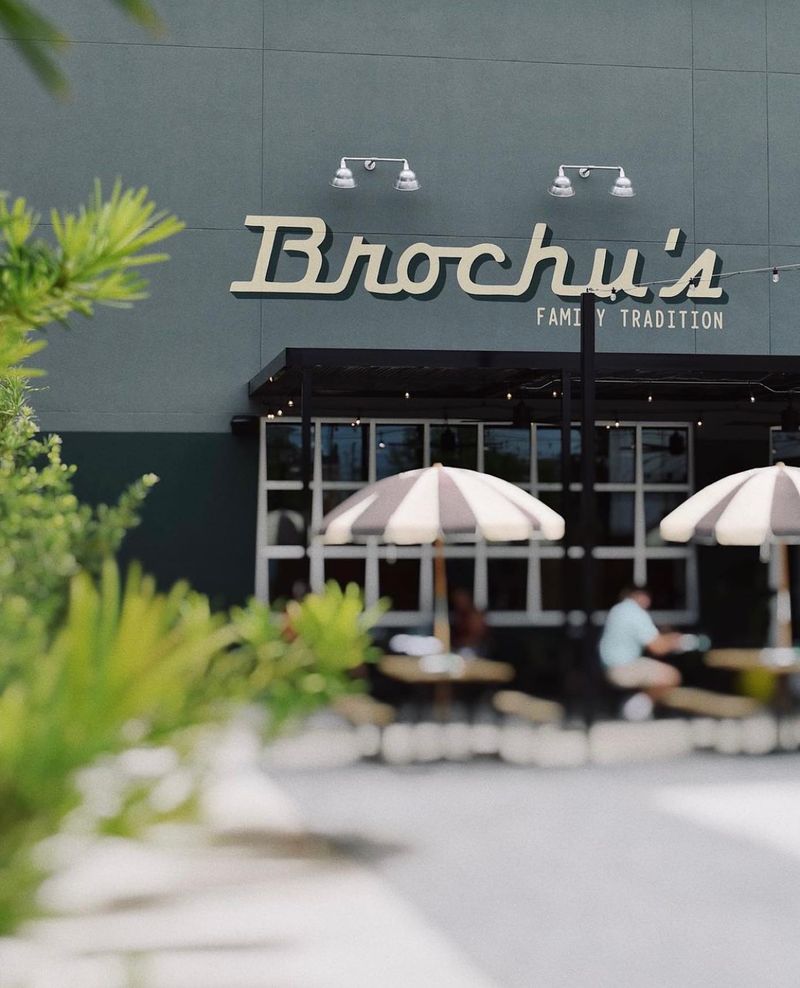 Brochu's Family Tradition (Starland) - Fried Chicken & Fancy Seafood