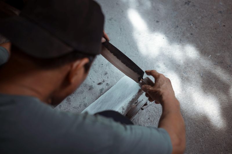 Using a Whetstone & Sharpening Tools by Hand