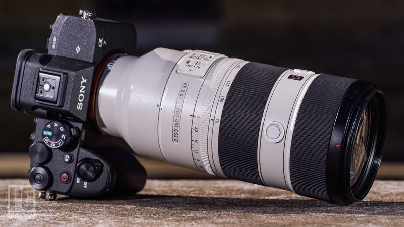 Sony FE 70-200mm f/2.8 GM OSS II