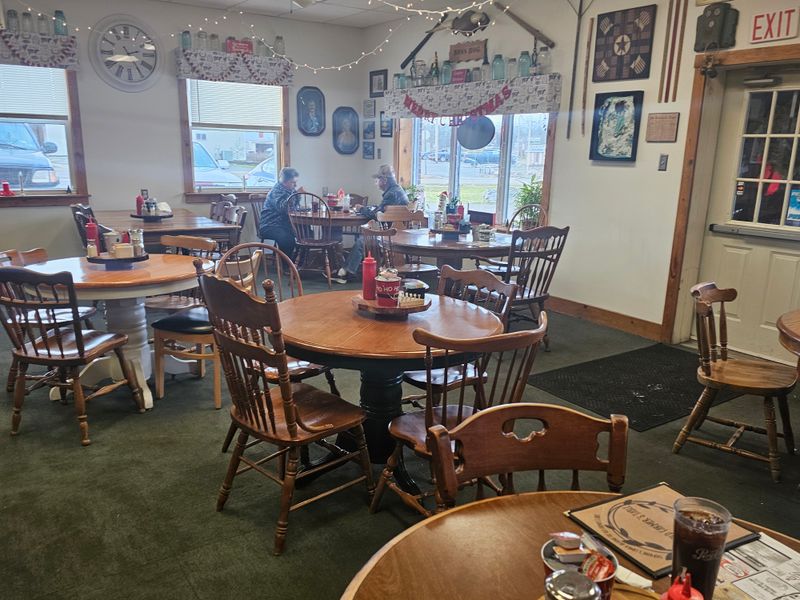 The Old Farmer's Table - Turbotville