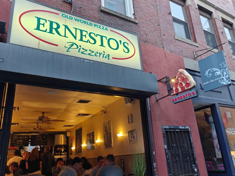 Ernesto's Pizza – Giant North End Slices