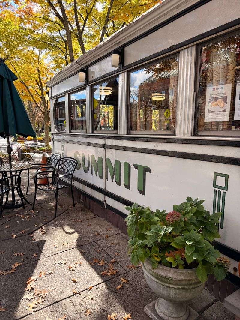 Summit Diner – Summit