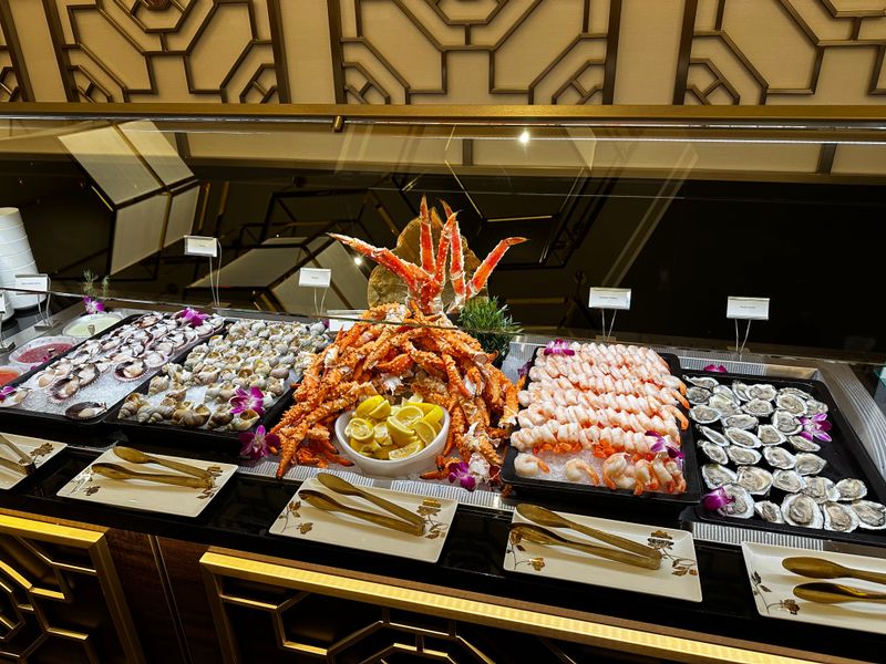 Genting Palace Signature Seafood Buffet (Resorts World, Las Vegas): a very different kind of buffet night