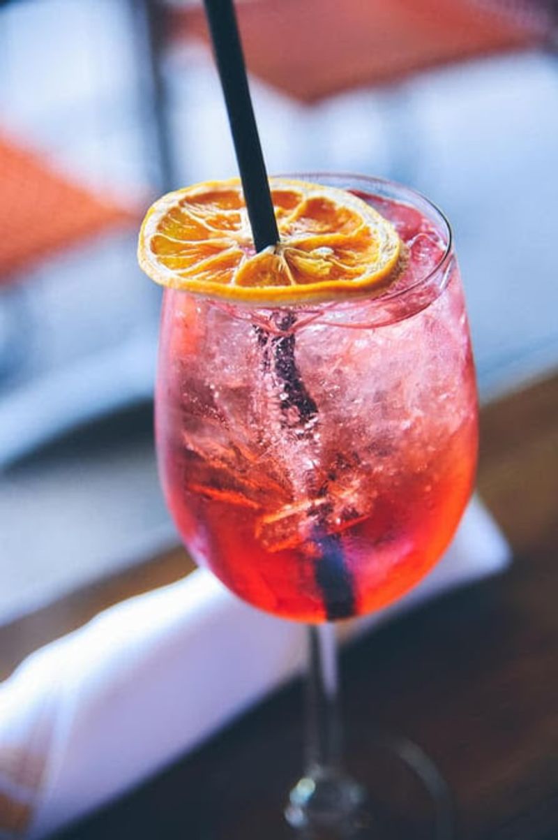 Cocktails With Poise, Not Sugar