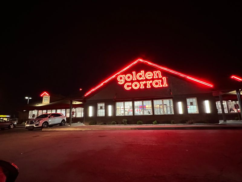 Golden Corral Buffet & Grill (Louisville) — Louisville, KY