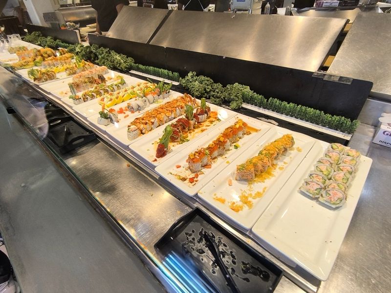 Makino Sushi & Seafood Buffet (Las Vegas): all-you-can-eat sushi when you want volume