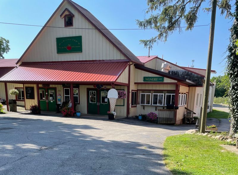 Robinette's Apple Haus & Winery
