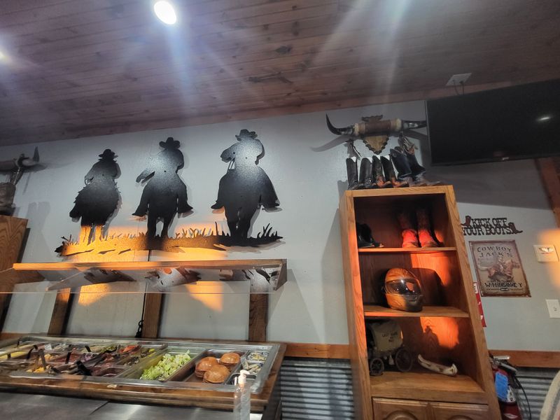 House Salad With Ranch and Croutons