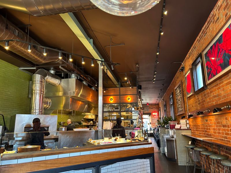 Casual Vibes, Contemporary Space