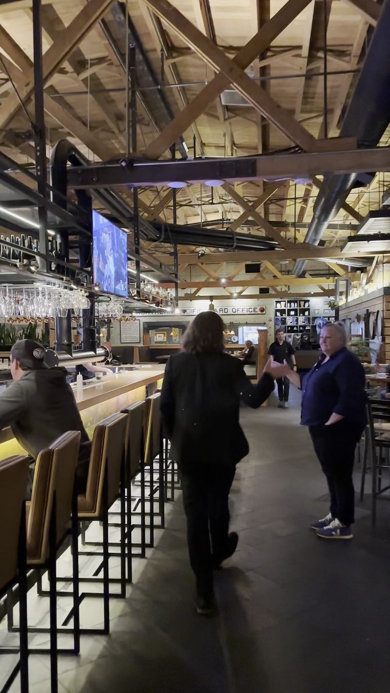 Service, Vibe, And Practical Details