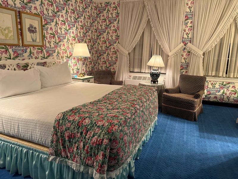 Rooms, Cottages, and Estates