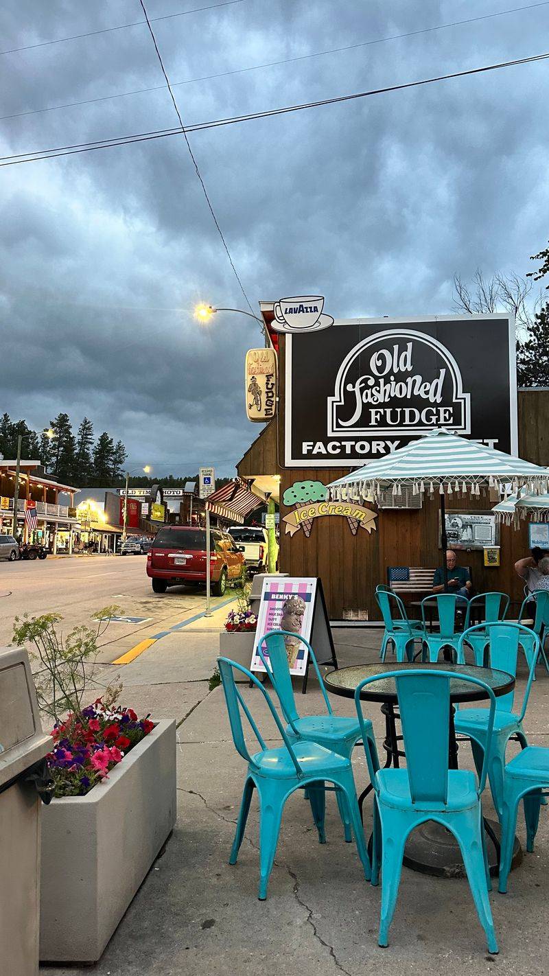 Benky’s Cream and Sugar – Keystone