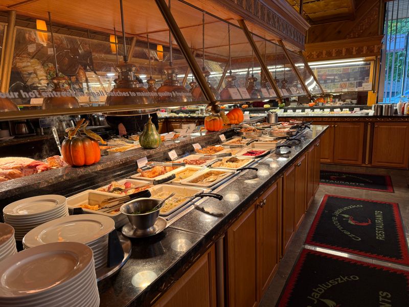 Red Apple Buffet-Restaurant — Chicago, IL